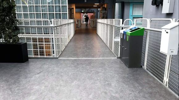 Bilde av gulv på NTNU elektro, lagt av Malermester Sture Brækstad AS